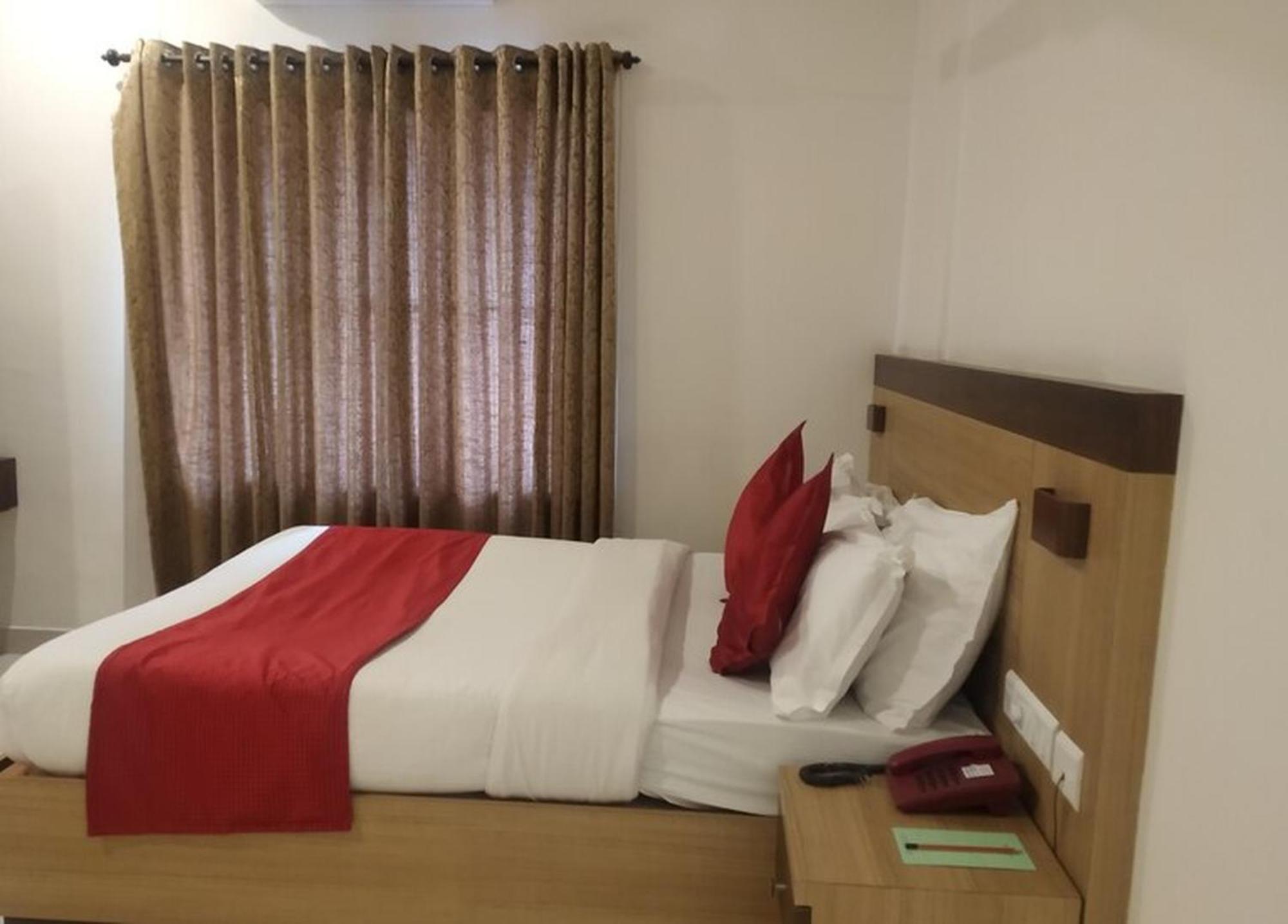 Prayana Hotels Kochi Exterior photo
