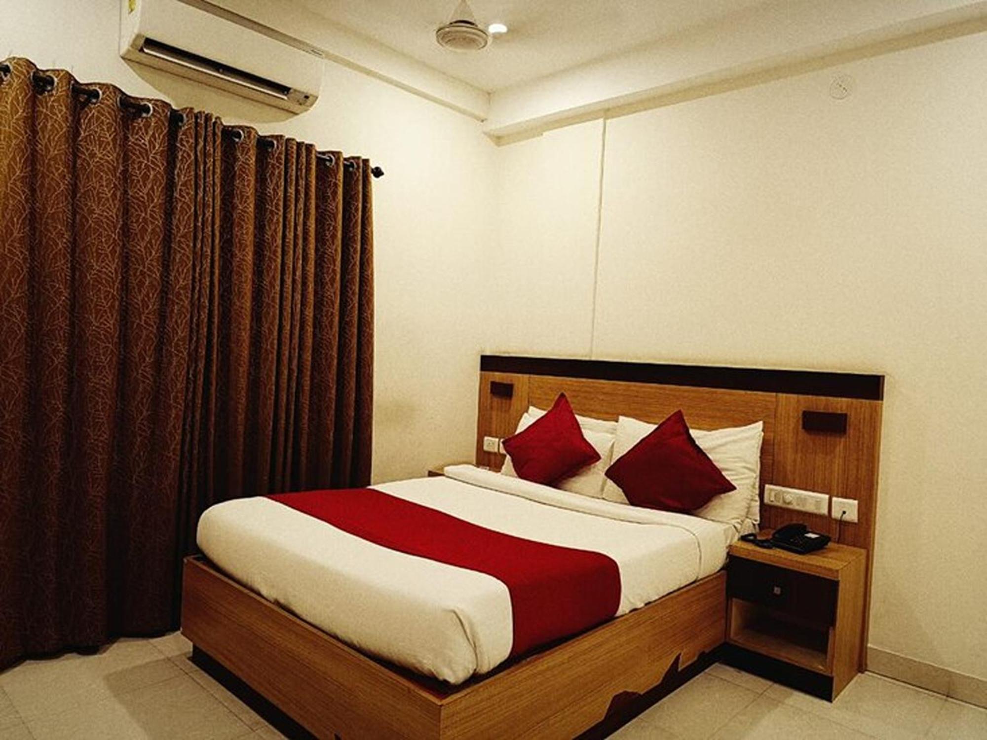 Prayana Hotels Kochi Exterior photo