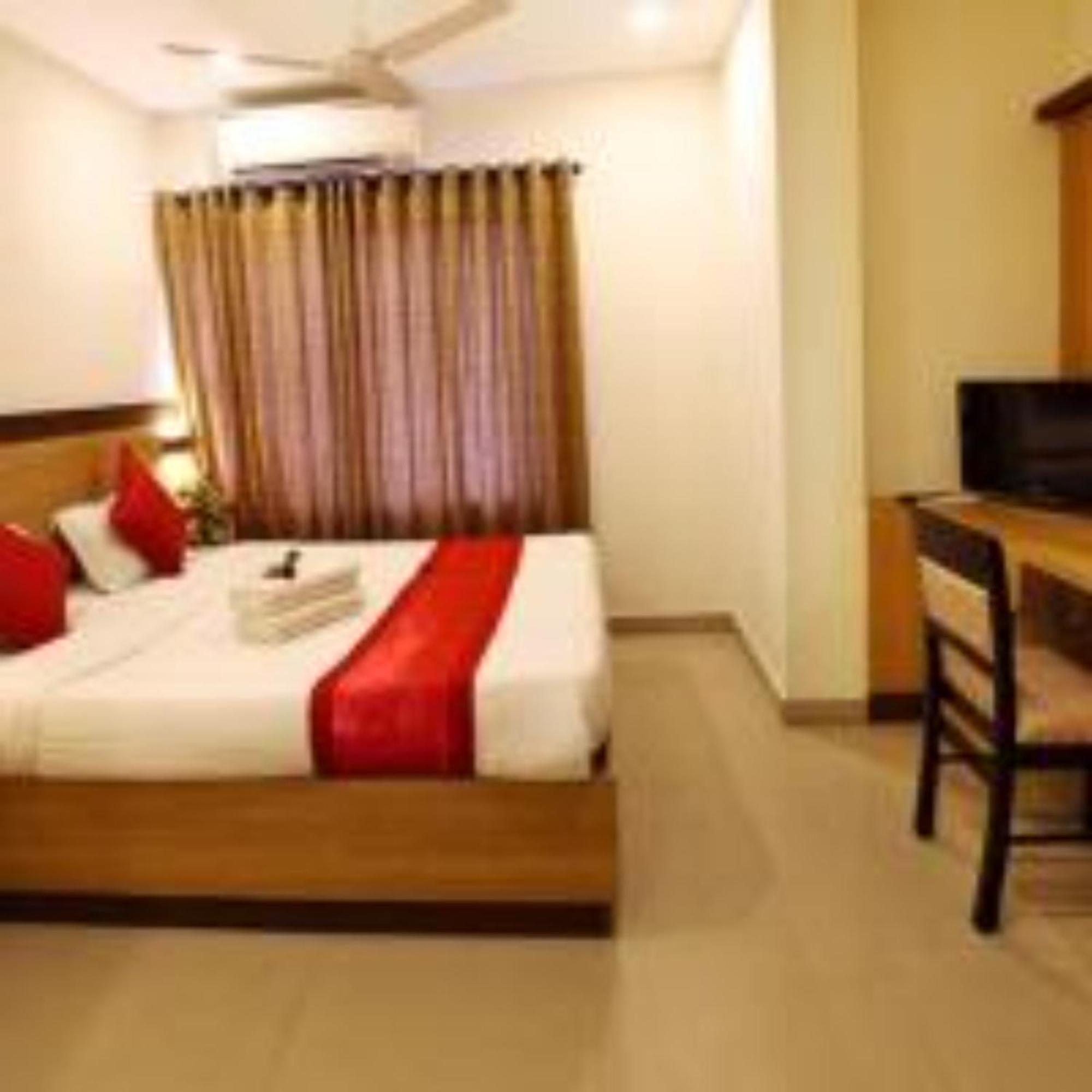 Prayana Hotels Kochi Exterior photo