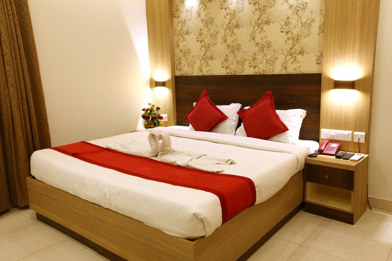 Prayana Hotels Kochi Exterior photo