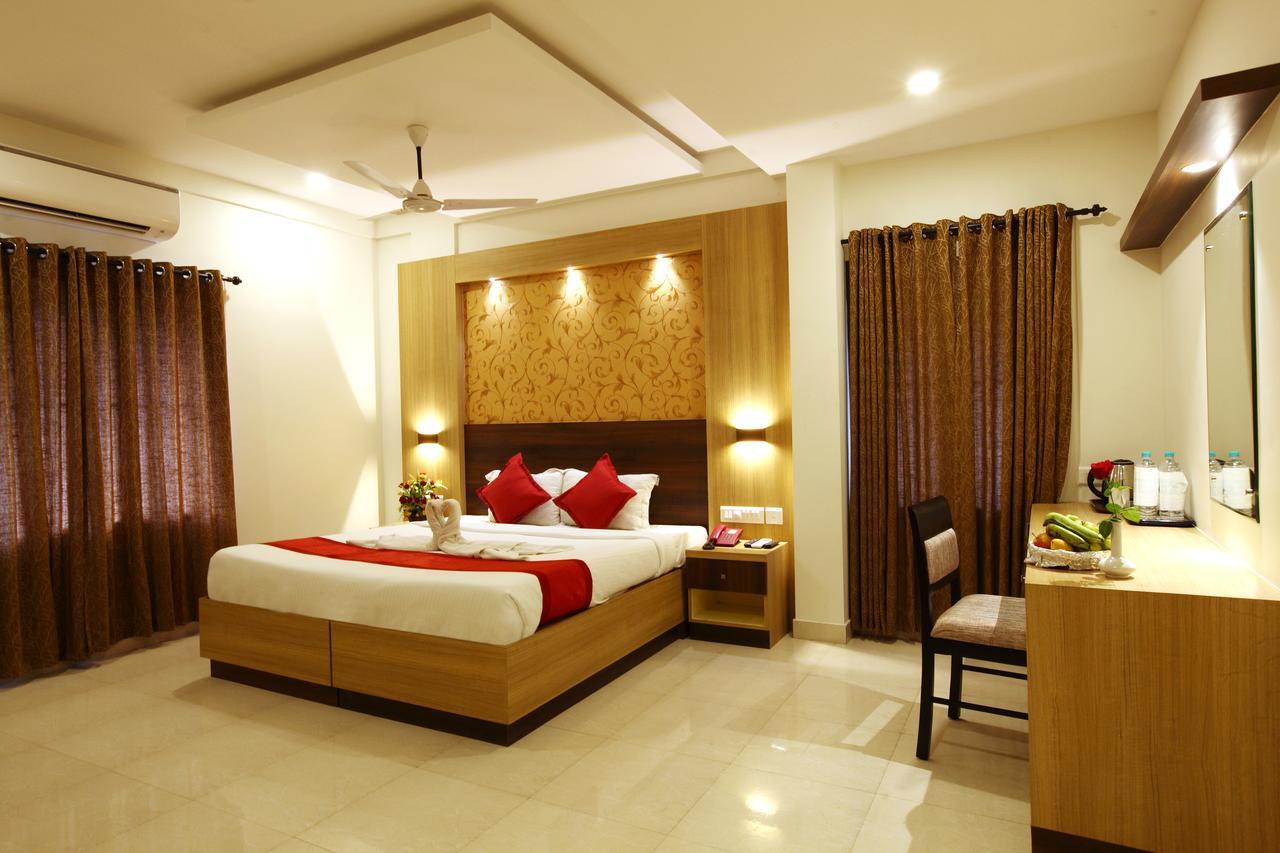 Prayana Hotels Kochi Exterior photo