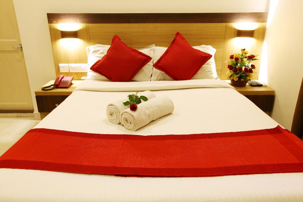 Prayana Hotels Kochi Exterior photo