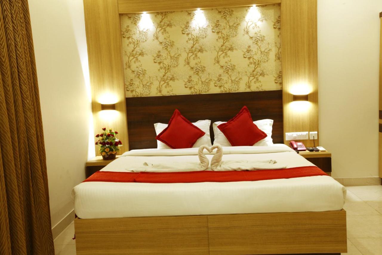 Prayana Hotels Kochi Exterior photo