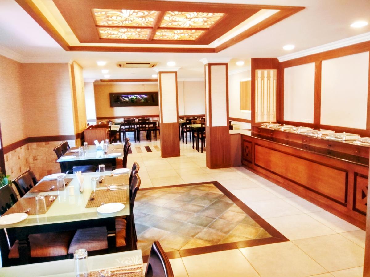 Prayana Hotels Kochi Exterior photo