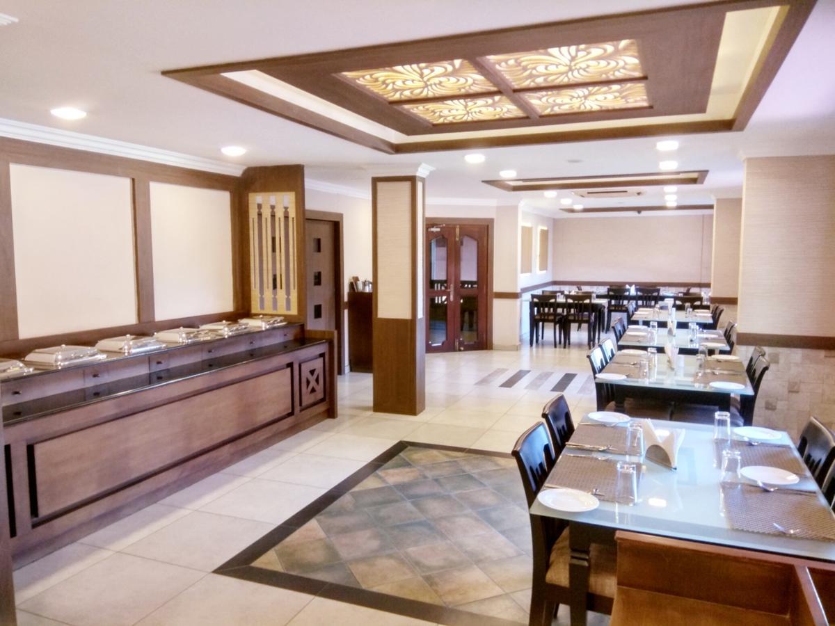 Prayana Hotels Kochi Exterior photo