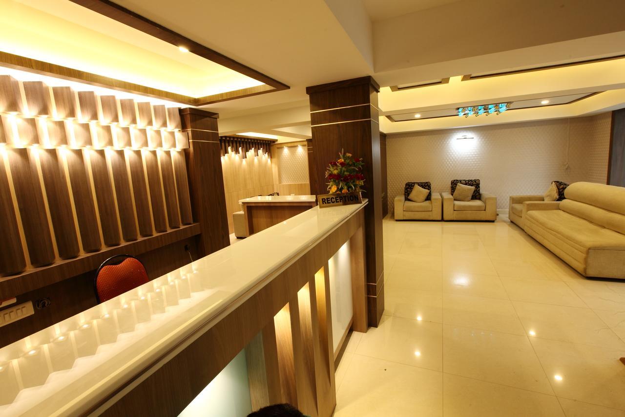 Prayana Hotels Kochi Exterior photo
